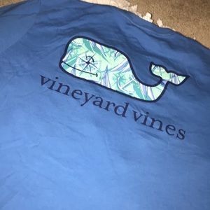 NEW-Vineyard Vines t shirt